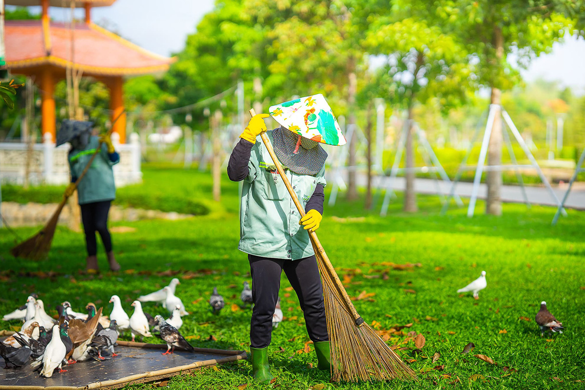 Chăm sóc mộ phần & cảnh quan